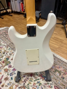 Marathon Strat - Replay Serie - Baujahr ca. in den 90ern, technisch ok, Einsteigerinstrument